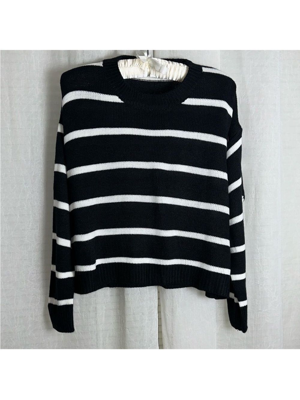 SHEIN XS Black White Classic Horizontal Stripe Boxy Relaxed Fit Crew Sweater